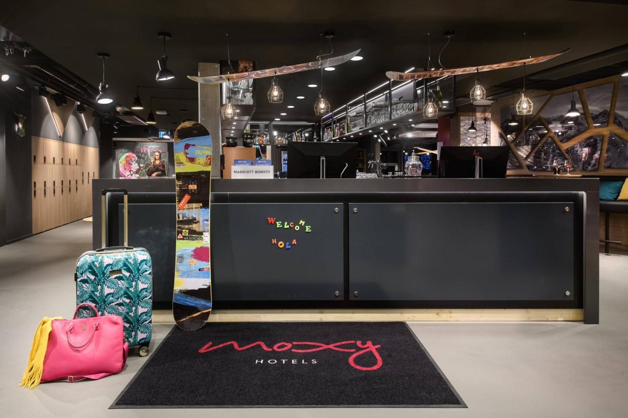 Moxy Sion Hotel Екстериор снимка