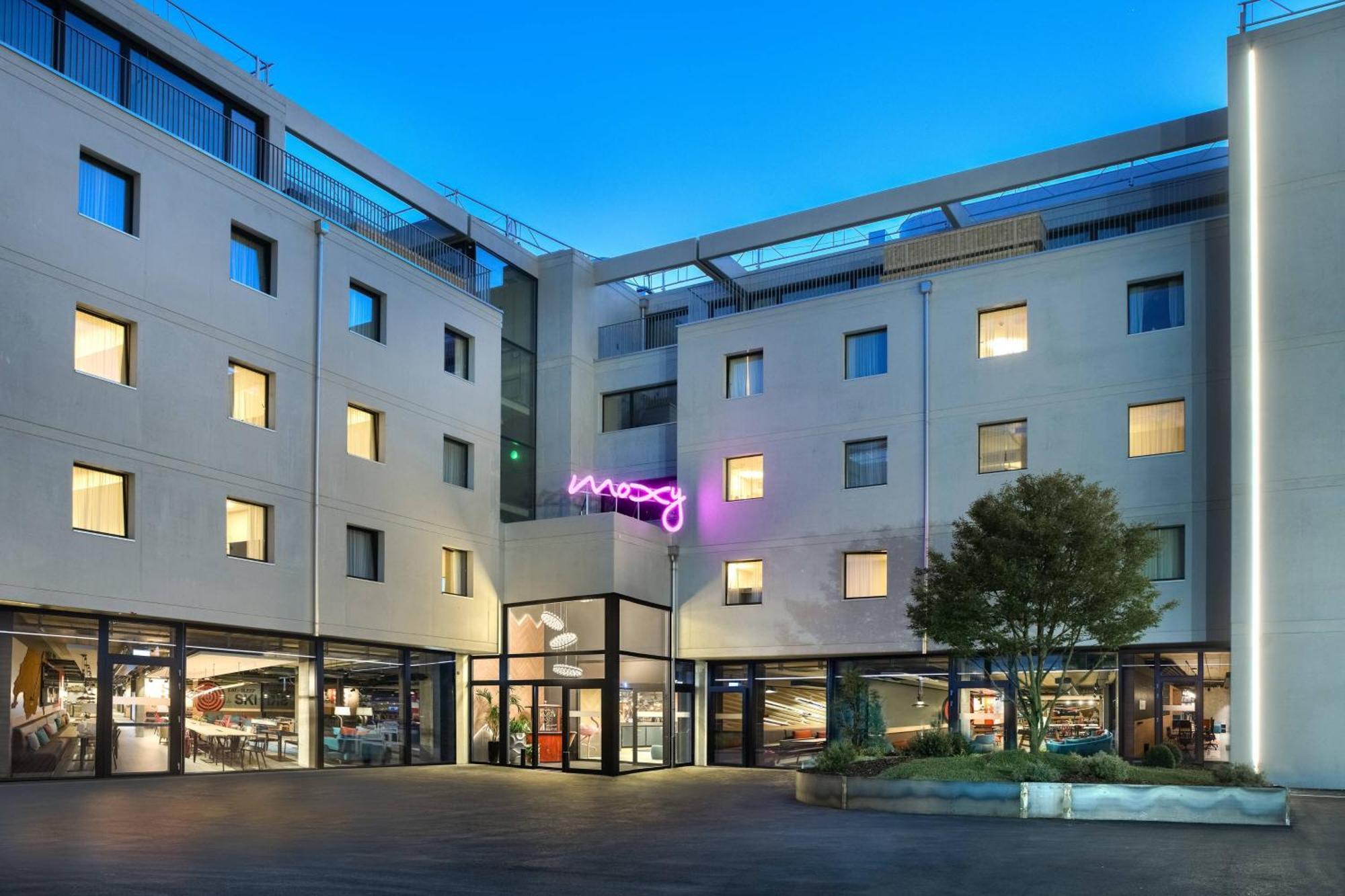 Moxy Sion Hotel Екстериор снимка
